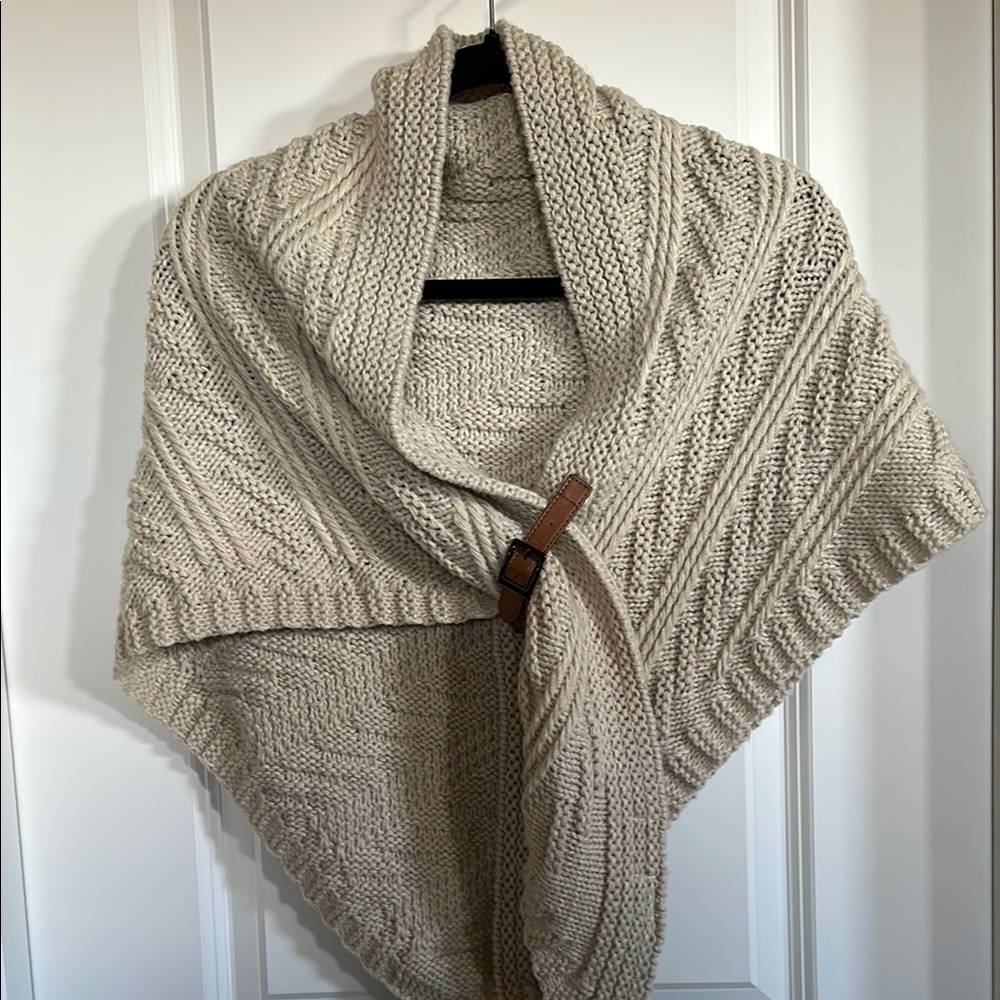 Women's Cream Poncho/Shawl